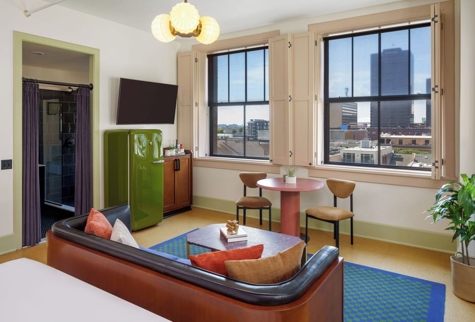 Room, 1 King Bed, Corner | Egyptian cotton sheets, premium bedding, in-room safe