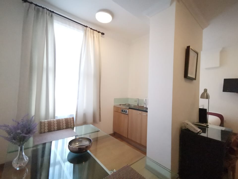 Luxury Room | Desk, iron/ironing board, free WiFi, bed sheets