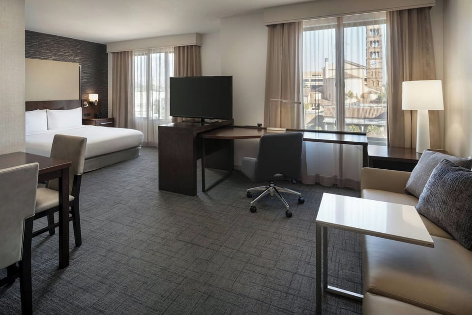 Desk, laptop workspace, iron/ironing board, WiFi