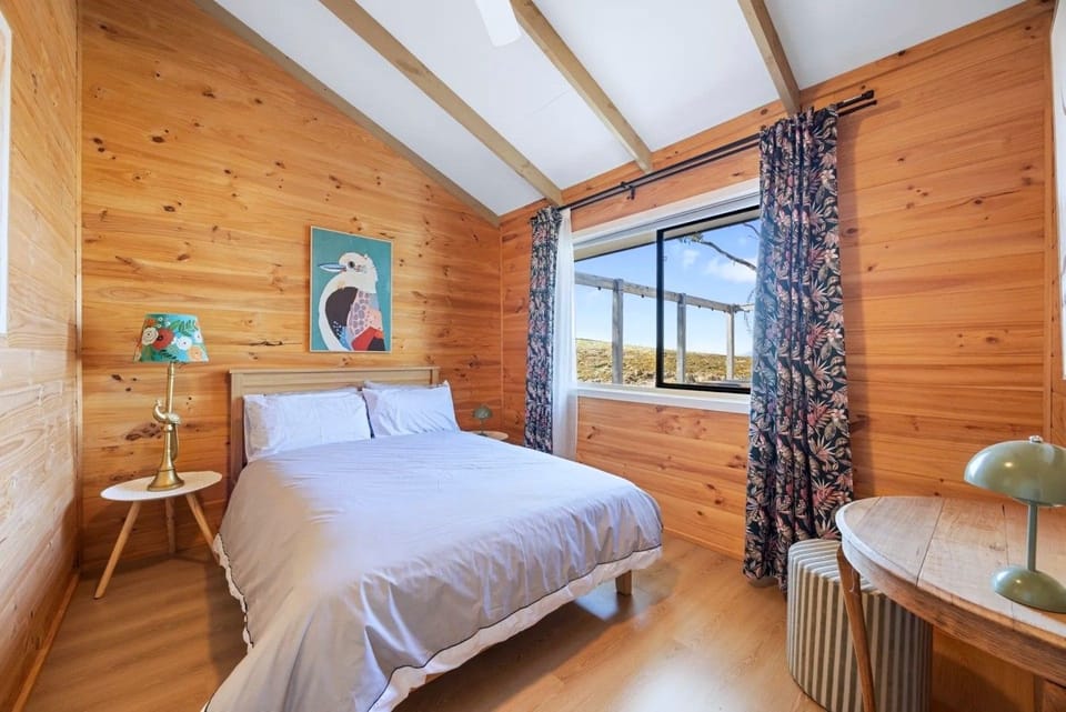 13 Bella Vista High Country Retreat - Bedroom 2 Alternate View