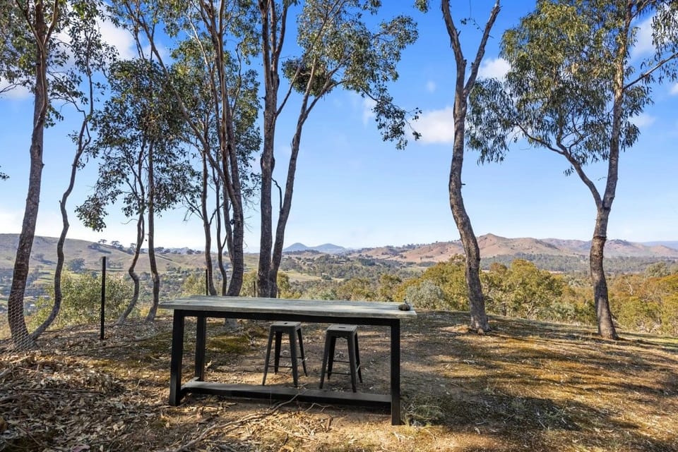 20 Bella Vista High Country Retreat - Hilltop Lookout