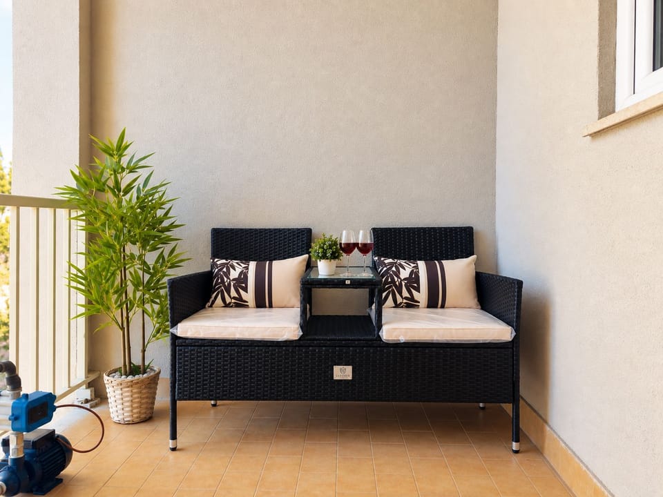 Apartment, Balcony, Sea View | Property grounds