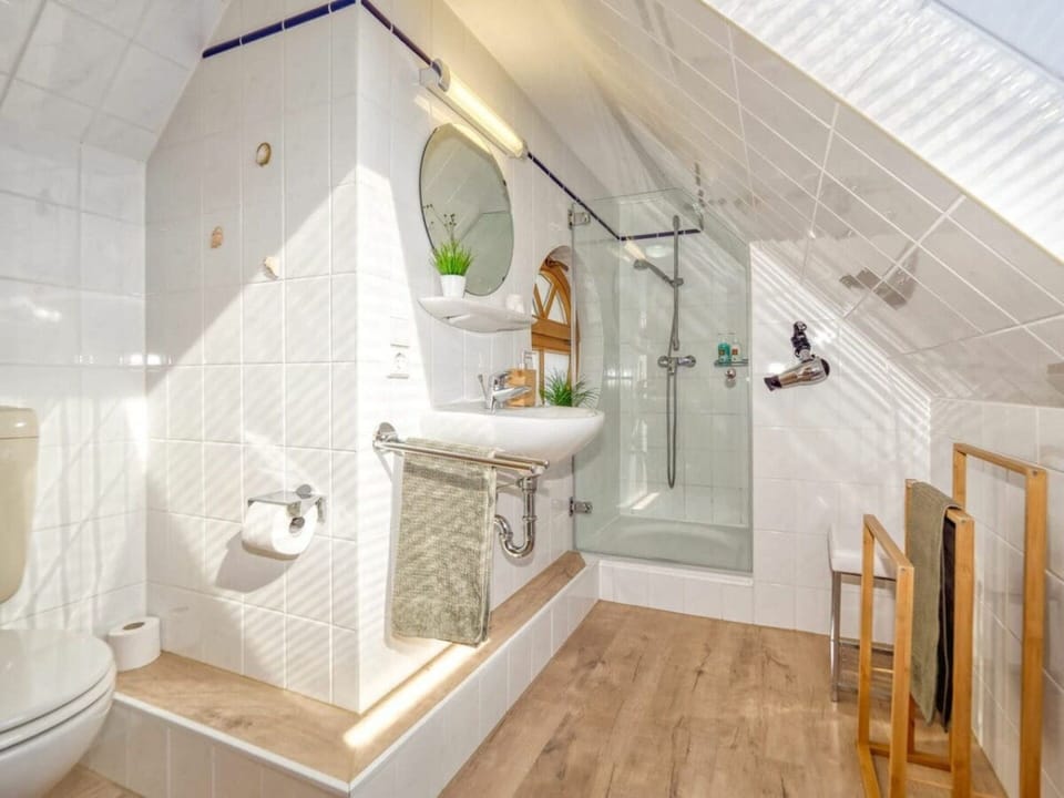 4.4/t3 Holiday Home Park "freesenbruch" House in Zingst