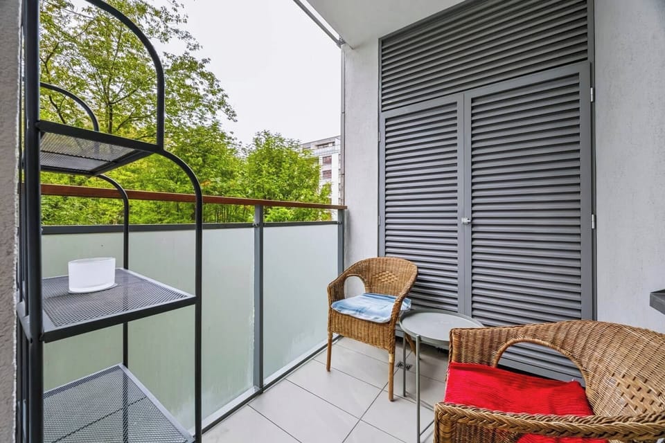 Private balcony overlooking the courtyard | Book now with Rentujemy