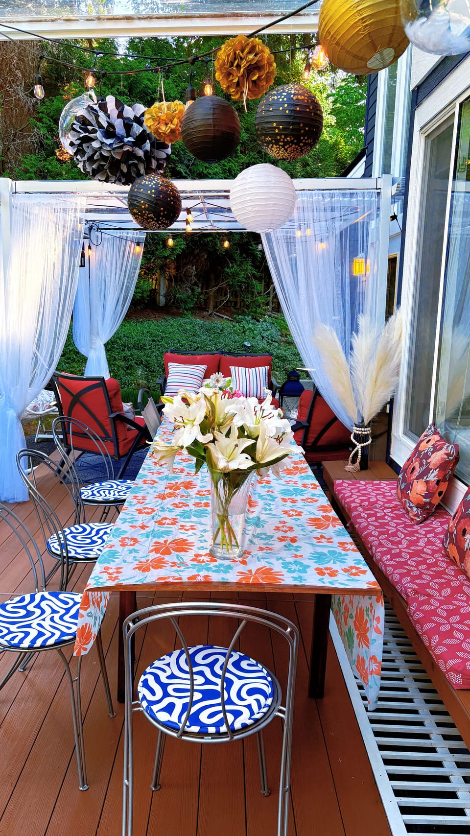 Outdoor dining