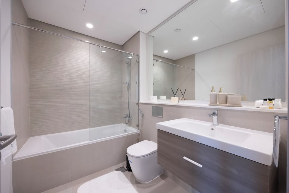 Bloomfields 1BR in Vantage 2 - YGC Apartment in Abu Dhabi