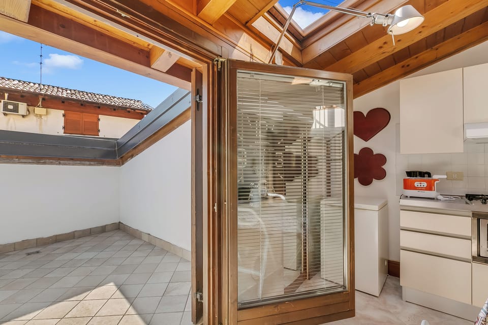 Standard Apartment, 2 Bedrooms, 2 Bathrooms (Loft In Center With Lake View) | Interior