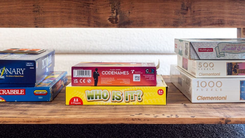 Beach Sanctuary | Family room | Board games and puzzles
