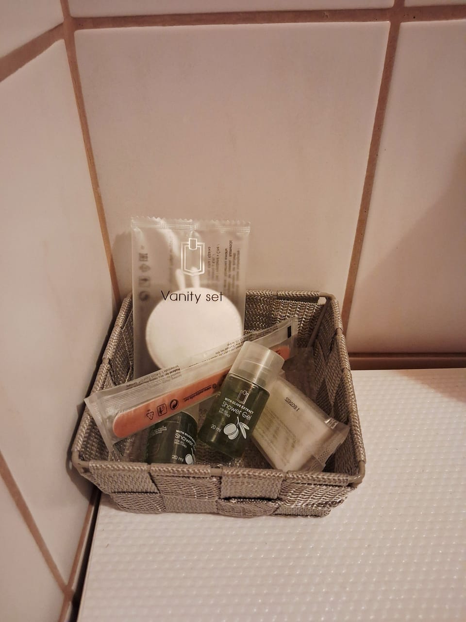Bathroom amenities