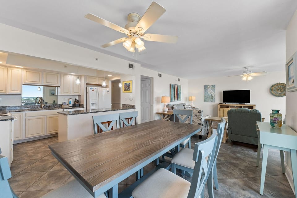 Condo, 1 King Bed with Sofa bed (SeaSpray Riverside 813) | Dining