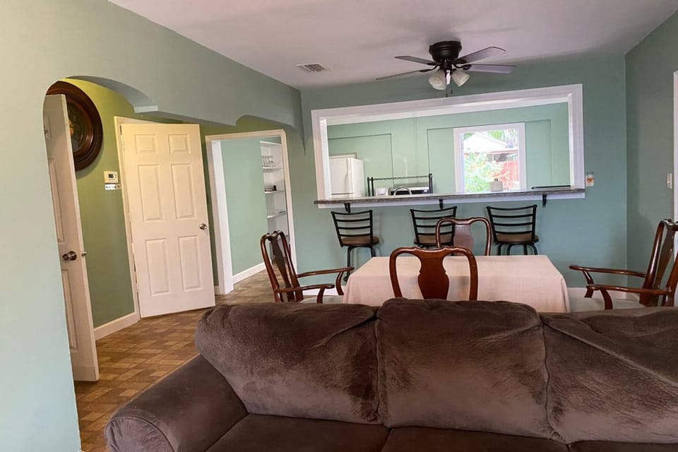 House, 3 Bedrooms, Balcony | Living area