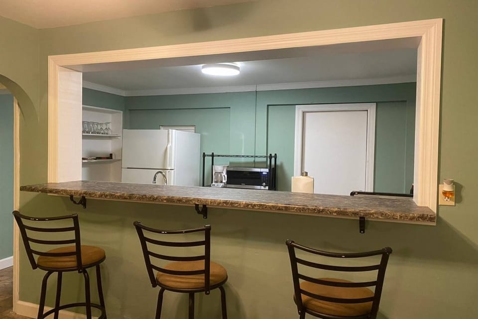 House, 3 Bedrooms, Balcony | Dining
