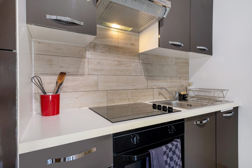 Apartment 'Les Orangers' with Private Garden, Wi-Fi and Air Conditioning Apartment in Cannes