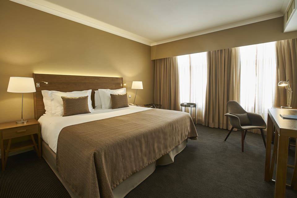 Hypo-allergenic bedding, minibar, in-room safe, desk