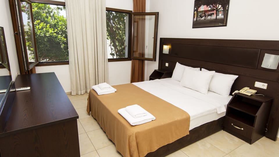 Standard Room | Free minibar items, individually decorated, individually furnished