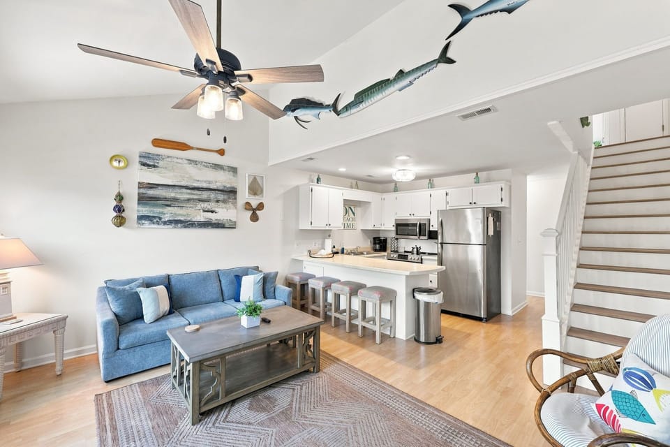 A sunny, open gathering space where everyone can relax and feel right at home by the ocean.