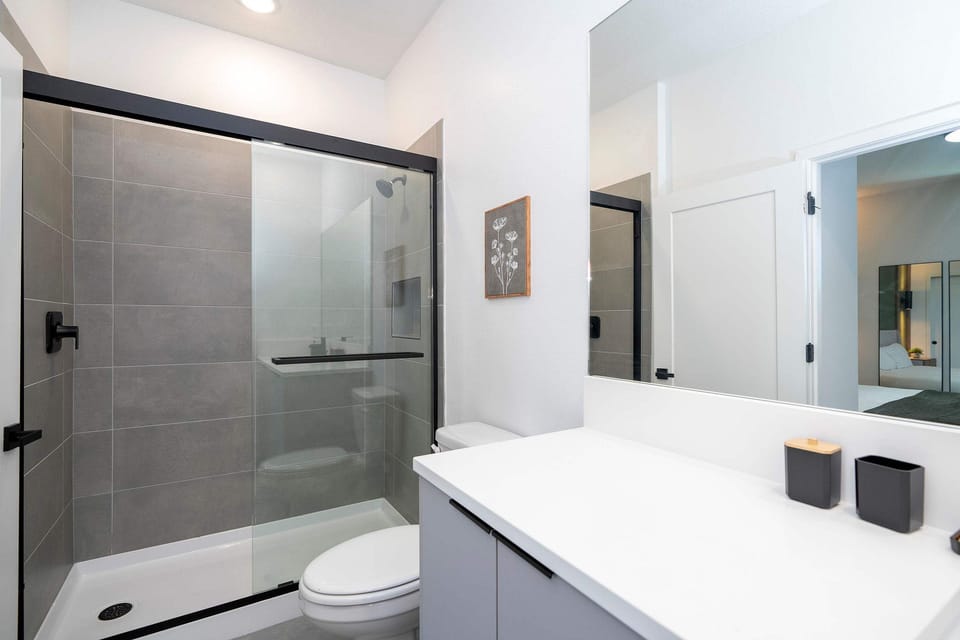 New Doppio Home, Pool, 15min to Disney Villa in Osceola County