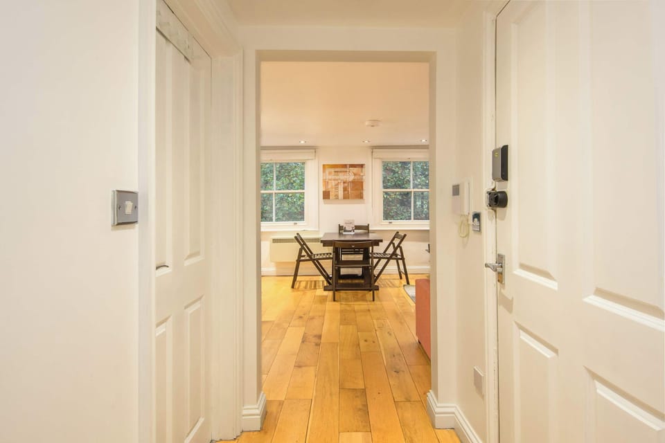 Apartment, 1 Double Bed with Sofa bed, Kitchen, City View (Theobalds Rd43,C) | 1 bedroom, individually decorated, individually furnished, bed sheets