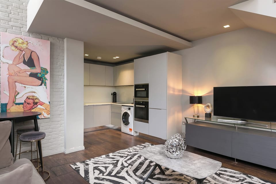 Apartment, 1 King Bed with Sofa bed, Kitchen, City View (Stukeley 2) | Interior