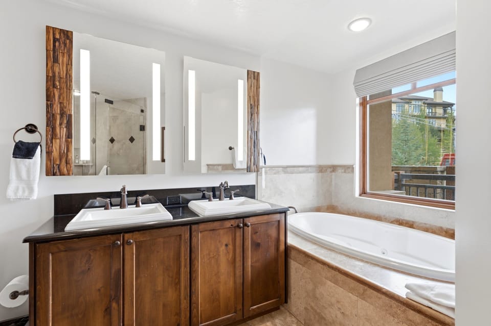 Primary Ensuite - Unit A