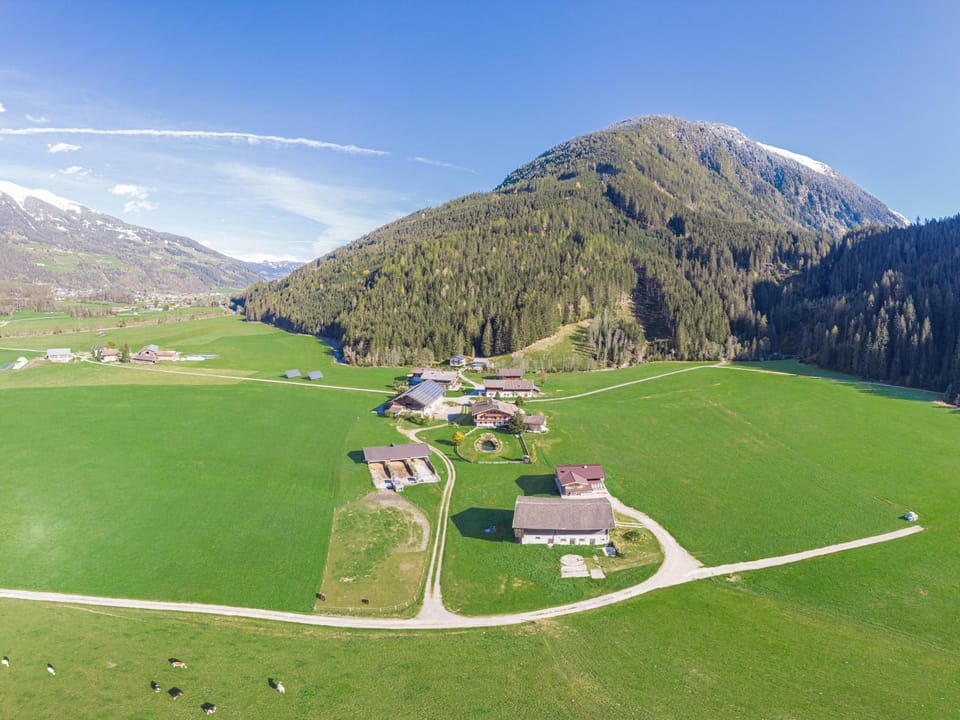 Immediate Surroundings [summer] (<1 km)