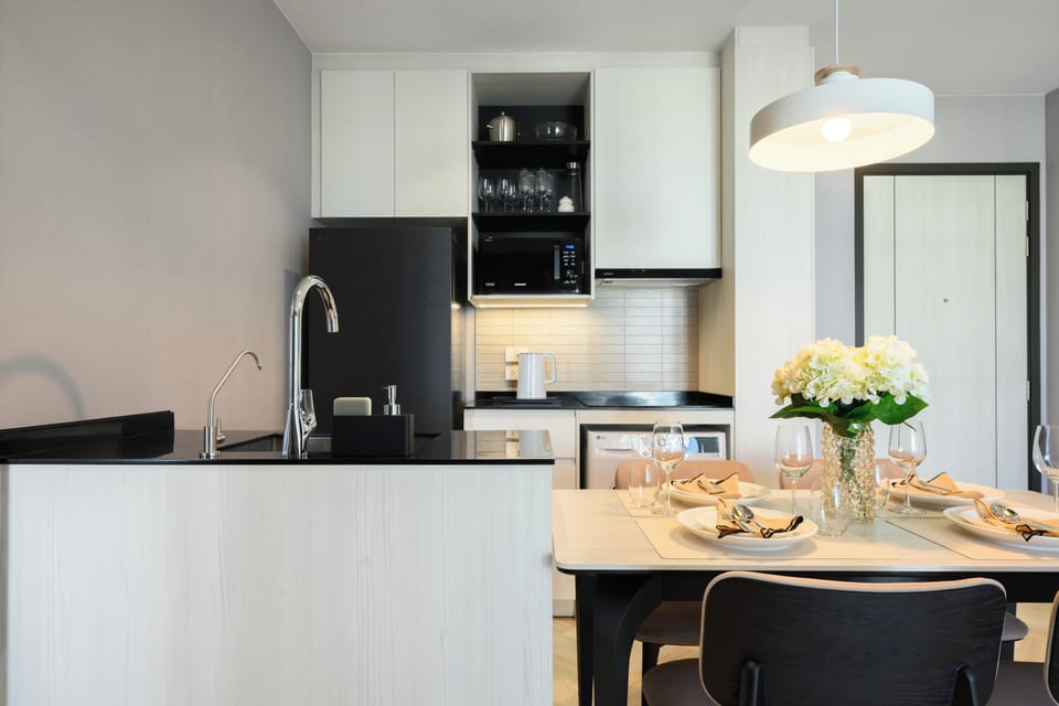 Superior Apartment, Balcony, Pool View | Private kitchen