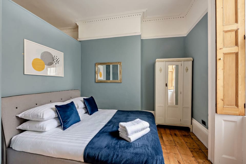 Host Stay - Regency View Apartment in Hove