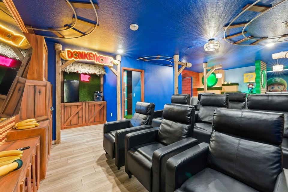 Communal lounge / TV room