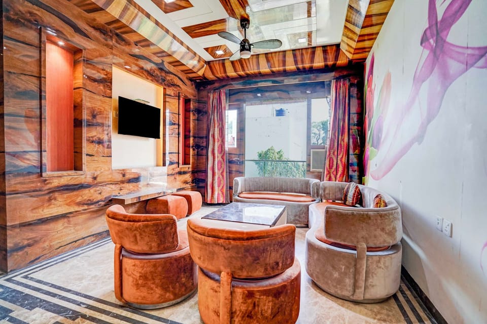 Townhouse Oak Santosh Nagar Hyderabad Hotel in Maharashtra