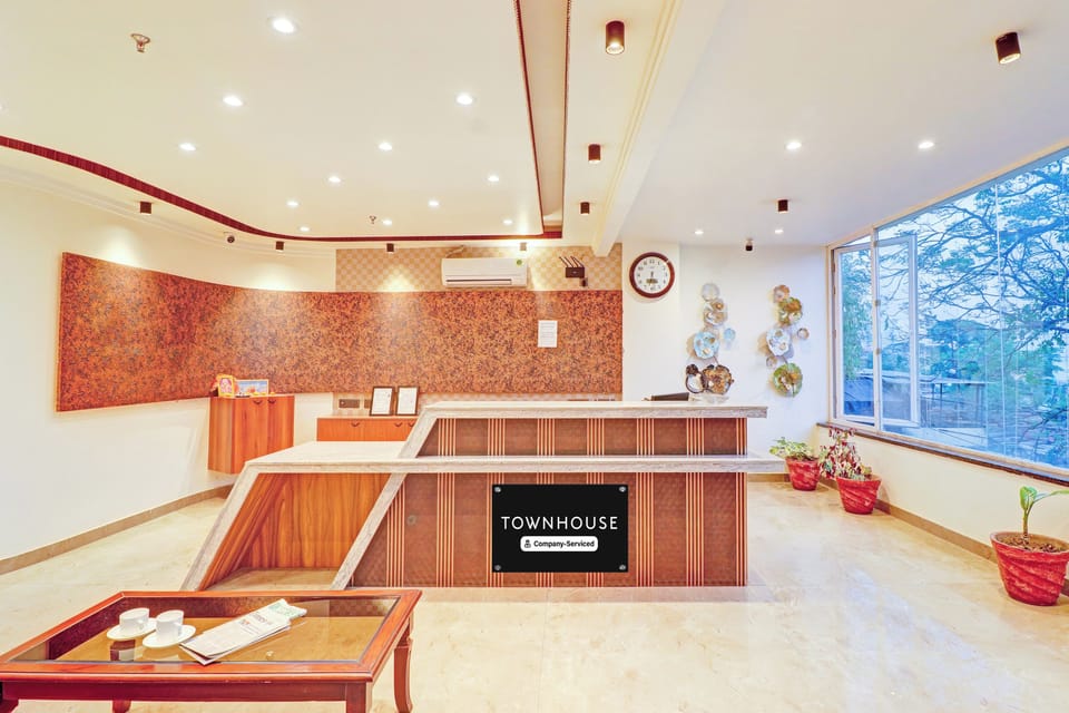 Townhouse Patel Nagar Near Saharanpur Hotel in Dehradun