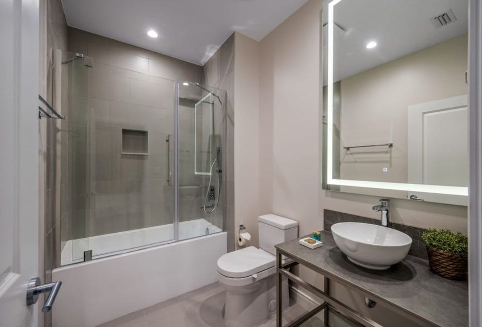 BathtubBathroom