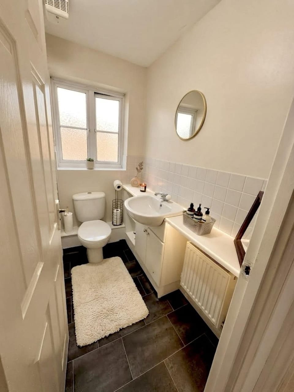 4 Bedrooms - The Family Haven With Parking Near Airport House in Eastleigh District