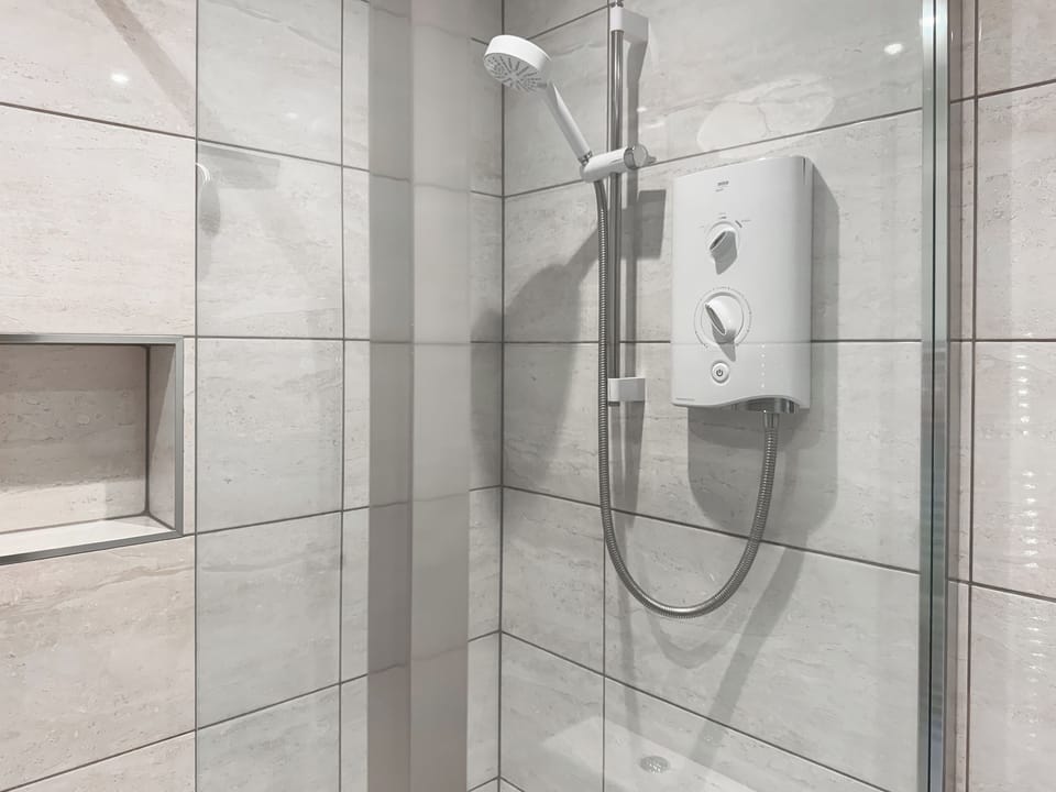 Shower room | The Kingfisher 2 - Riverside Park, Christchurch