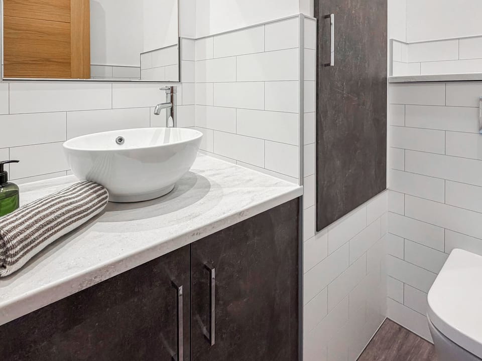 Shower room | The Kingfisher 2 - Riverside Park, Christchurch