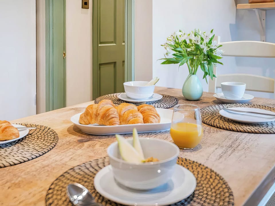 Double bedroom | Coach House - Home Farm Properties, Llanfairpwllgwyngyll