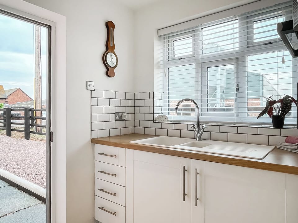 Kitchen | Edleston Farm Cottage - Edleston Farm, Edleston, near Nantwich