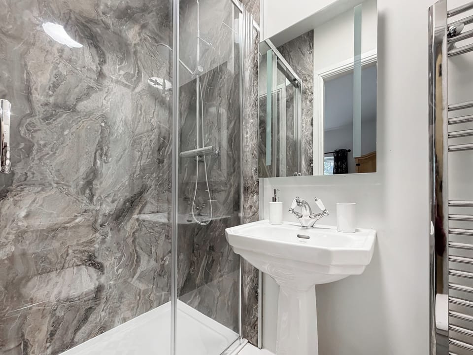 En-suite shower room | Pen Y Lan - The Pen Y Lan Collection, Oswestry