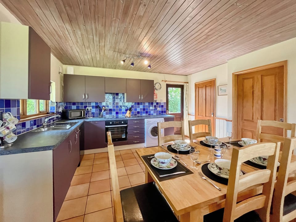Bathroom | Stour Cross Farm- Hardy Chalet - Stour Cross Farm, West Stour, near Gillingham
