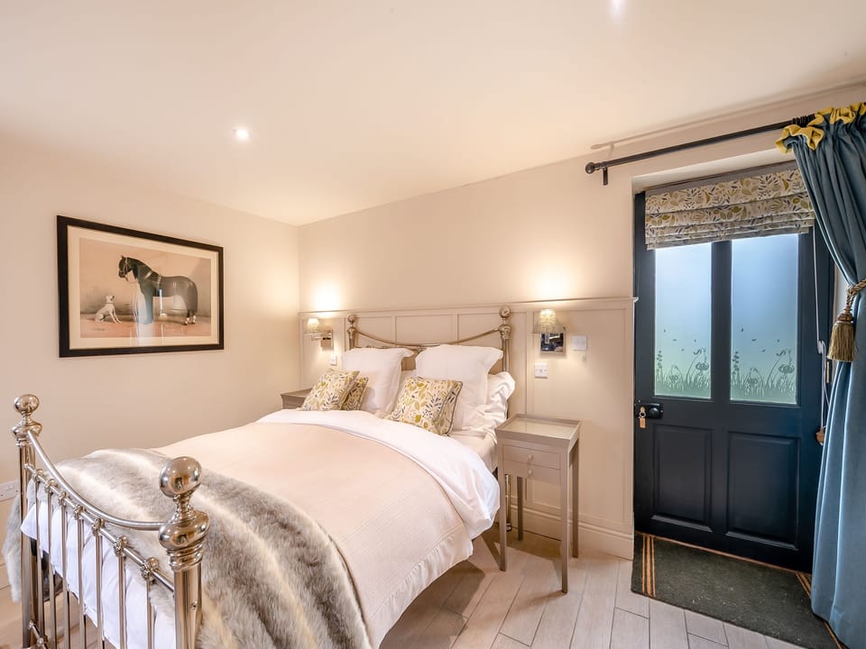 Double bedroom | Stable View - West Knole, Knole, near Langport