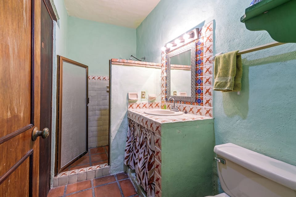 Full Bathroom