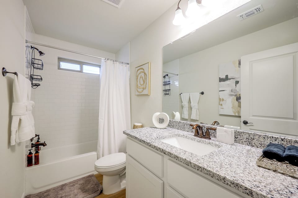 Bathroom | 2nd Floor