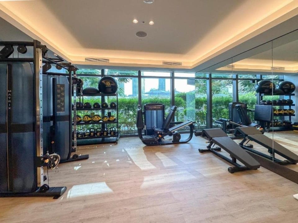 Fitness Centre/Gym – Enjoy complimentary access to the fully equipped Fitness Centre, located inside the building. Please note that the gym is part of the building’s shared facilities and not exclusive to the apartment