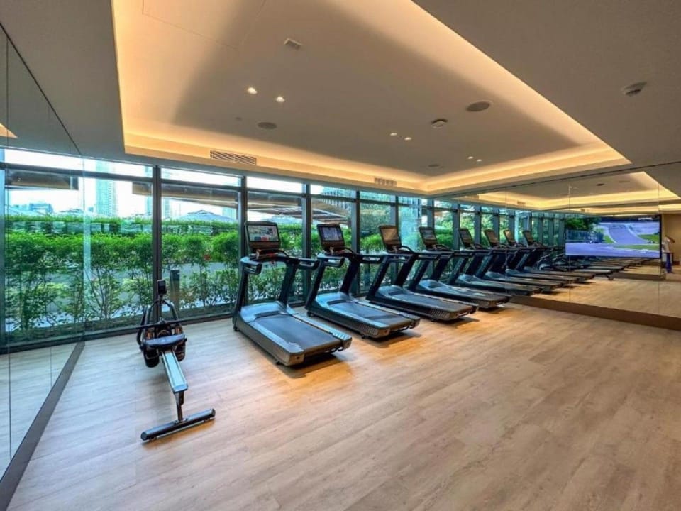 Fitness Centre/Gym – Enjoy complimentary access to the fully equipped Fitness Centre, located inside the building. Please note that the gym is part of the building’s shared facilities and not exclusive to the apartment