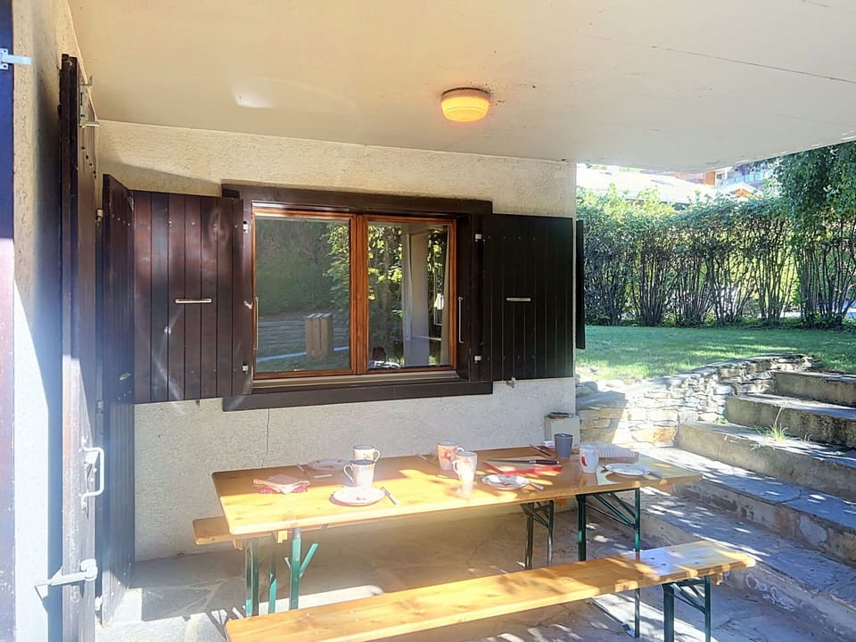 Wood, Furniture, Wood Stain, Shade, Hardwood, Outdoor Table, Chair, Kitchen & Dining Room Table, Outdoor Furniture, Plank