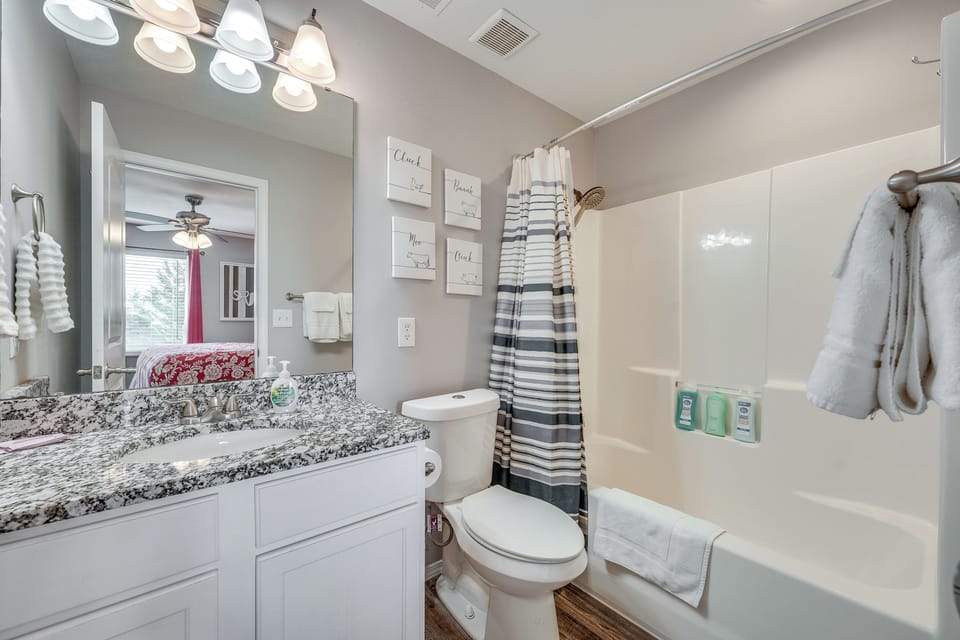 Sleeps 16! Side-by-side Condos Family Friendly Apartment in Branson