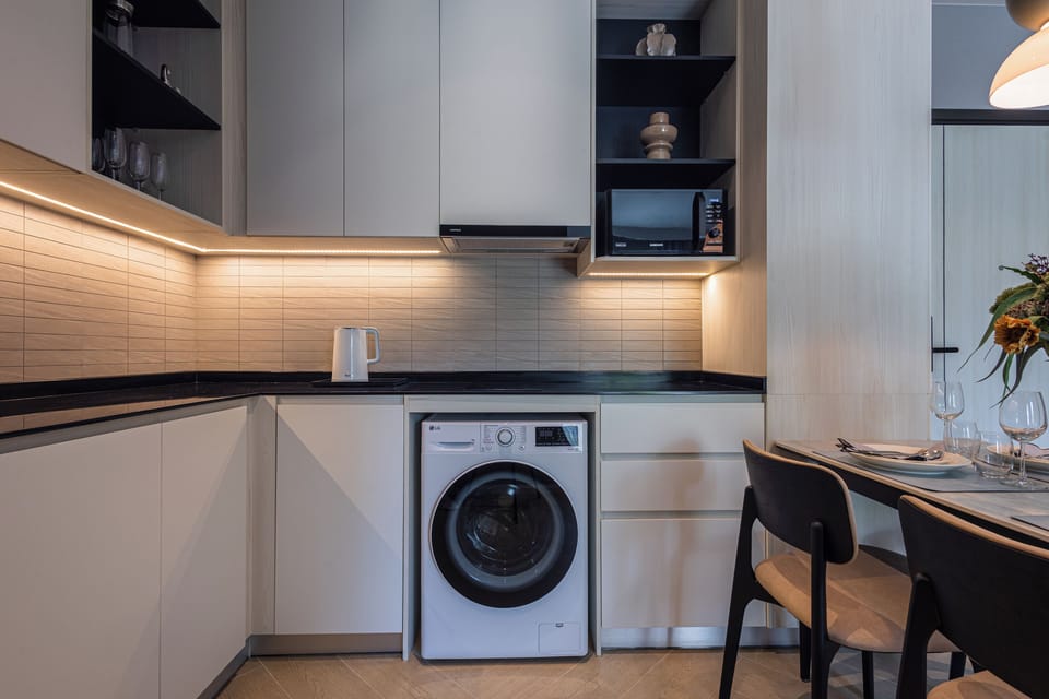 Superior Apartment, Pool View | Private kitchen