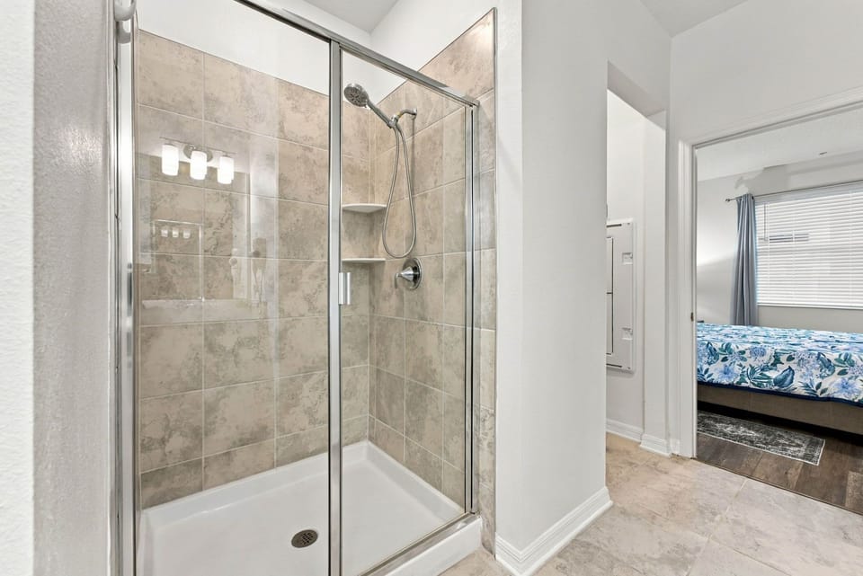 King master suite bathroom