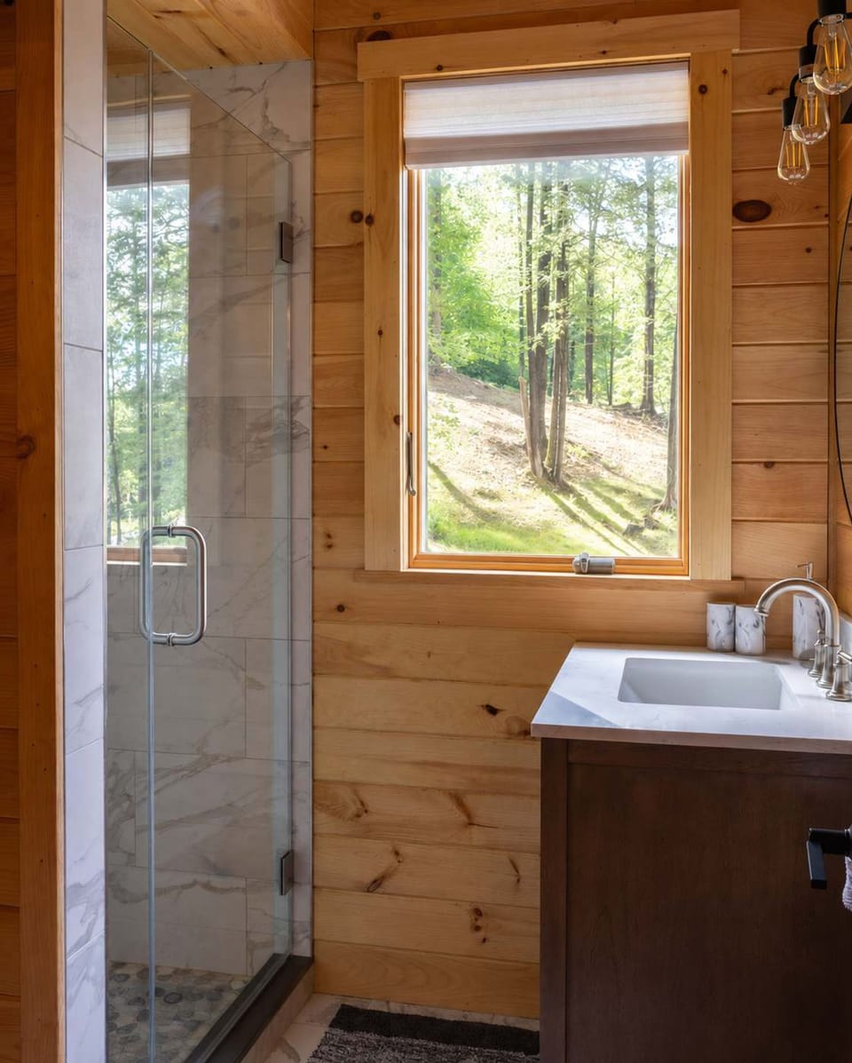The Grafton Lodge Secluded Green Mountain Escape House in Grafton
