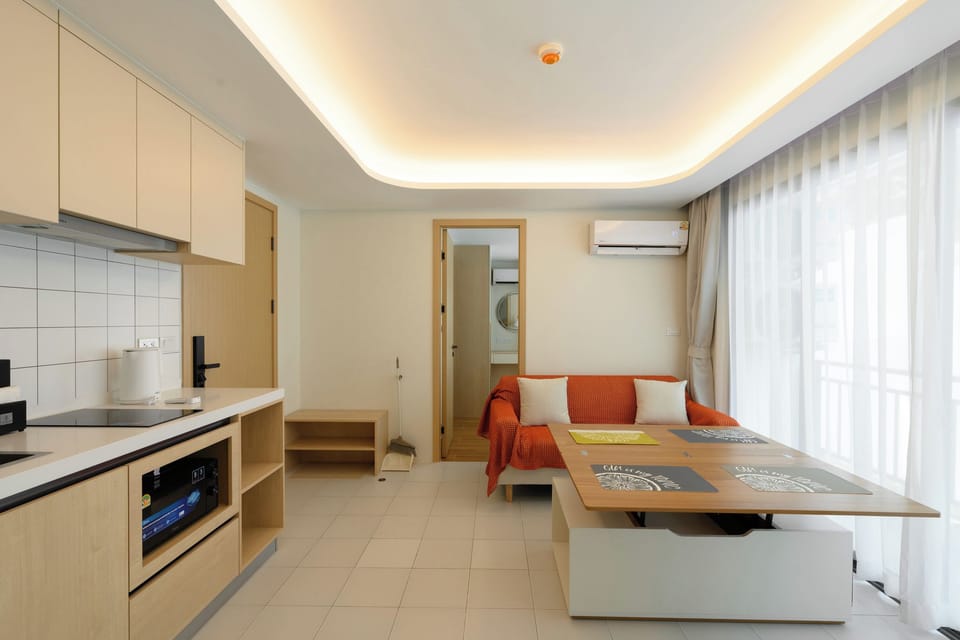 Comfort Apartment, Balcony | In-room safe, blackout drapes, iron/ironing board, WiFi (free)