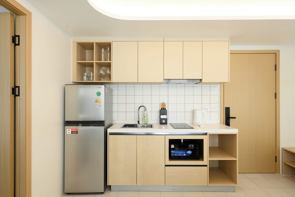 Comfort Apartment, Balcony | In-room safe, blackout drapes, iron/ironing board, WiFi (free)
